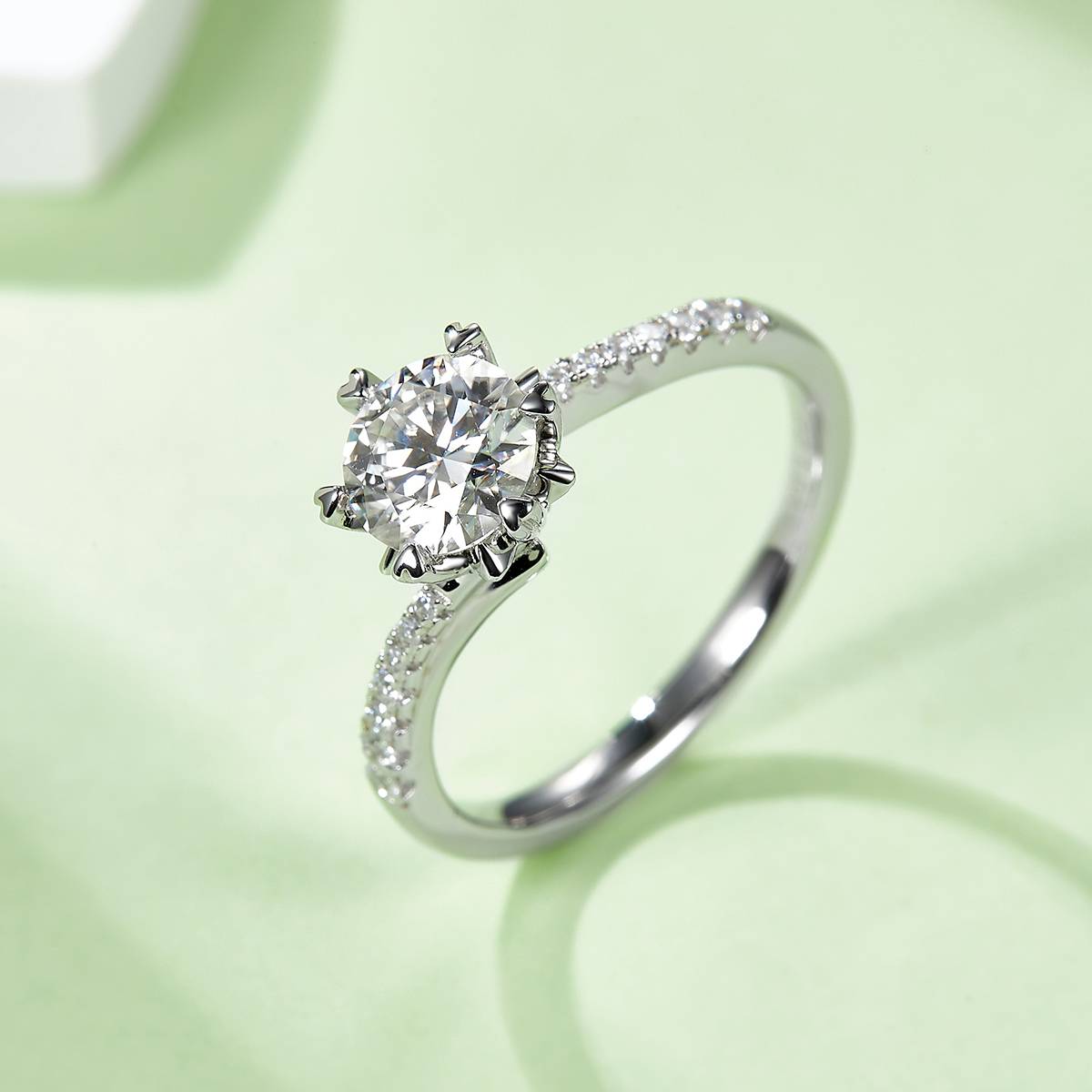 Twisted arm micro inlaid snowflake S925 silver plated platinum Moissanite women's ring 1 carat D-grade